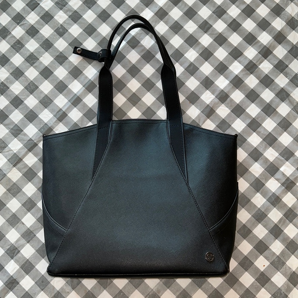 Lululemon purse / handbag